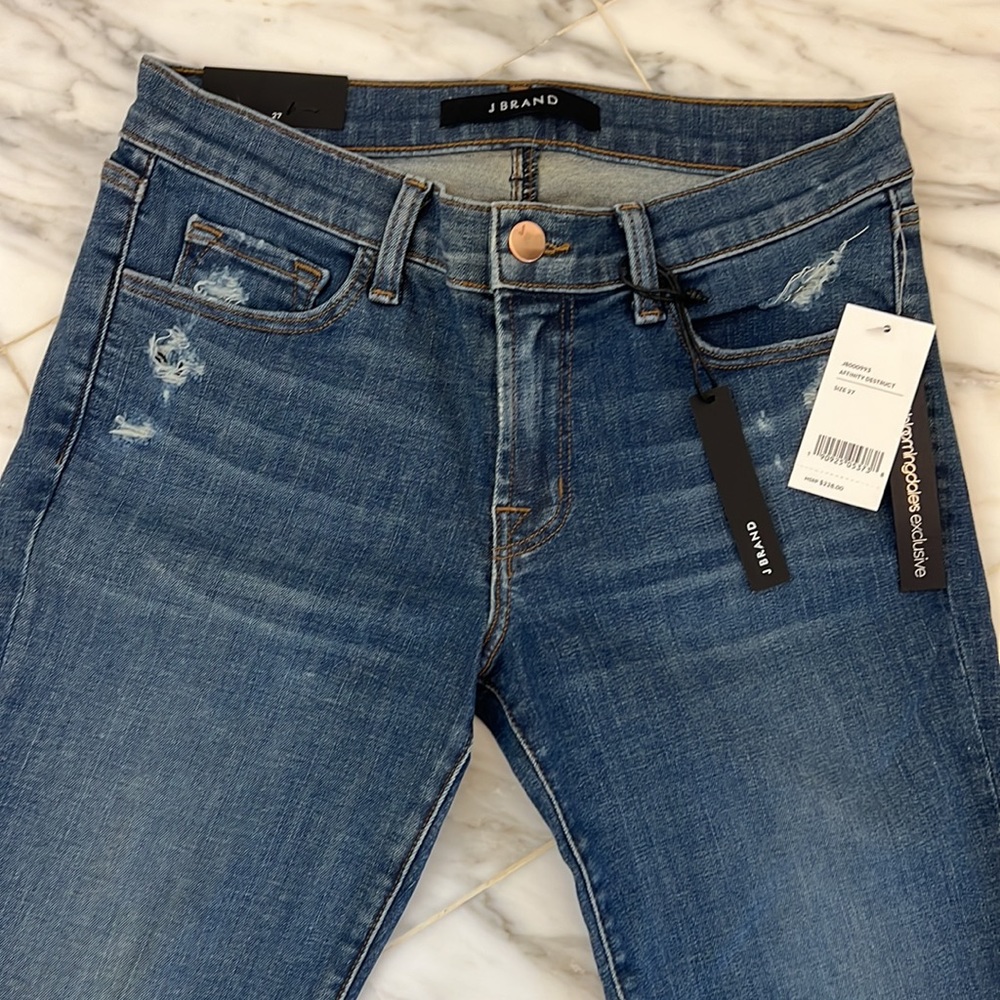 NWT J brand low rise crop jeans size 27
